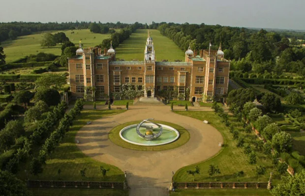 Hatfield House grounds